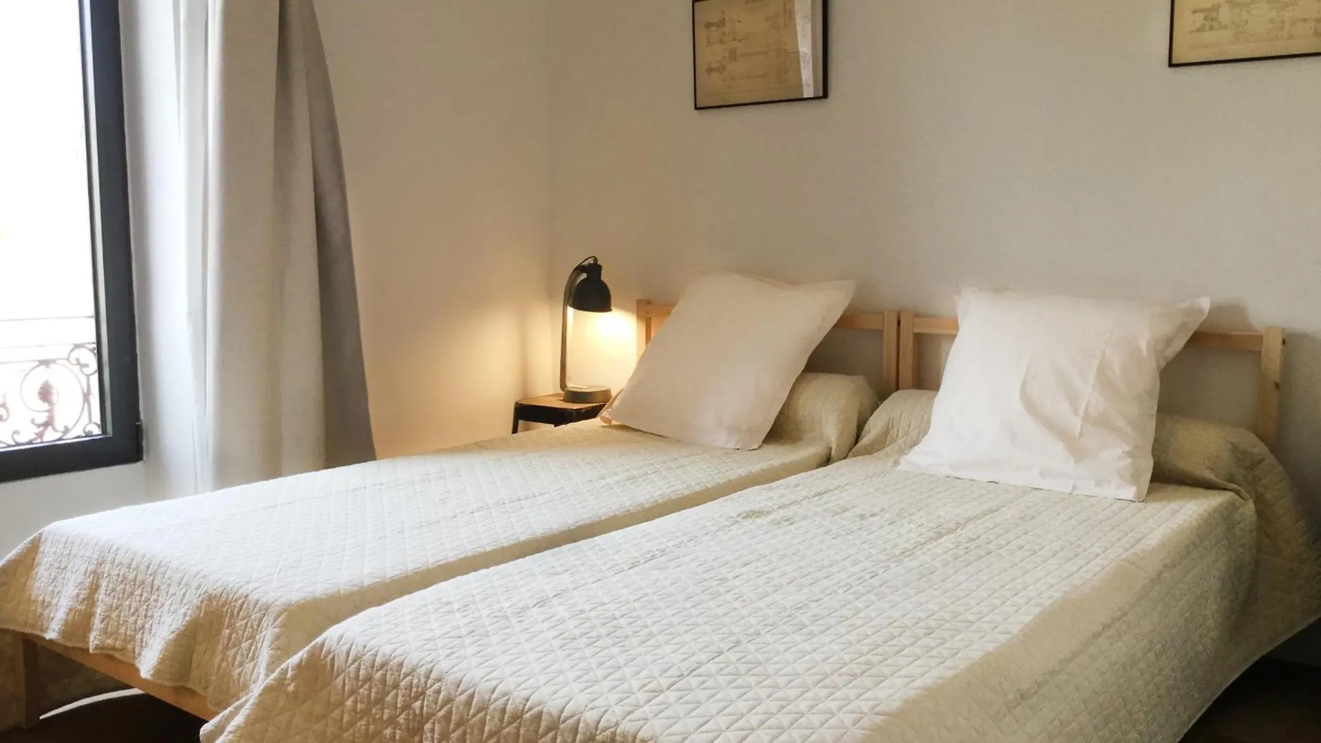 ヴィラ Beautiful Provencal Mas With Pool In The Center Of The Village Of Maussane Les Alpilles - Sleeps 14 フランス