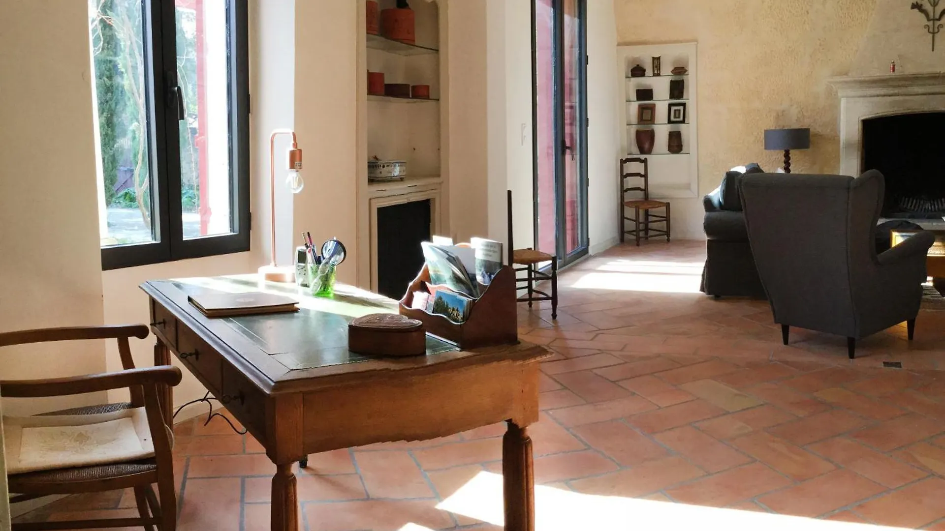 Beautiful Provencal Mas With Pool In The Center Of The Village Of Maussane Les Alpilles - Sleeps 14